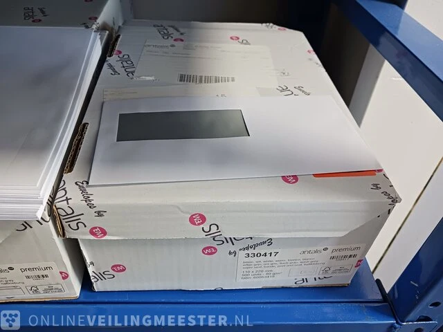 Partij divers papier, enveloppen, dozen etc. - afbeelding 63 van  74