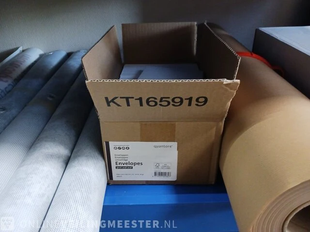 Partij divers papier, enveloppen, dozen etc. - afbeelding 69 van  74