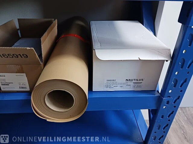 Partij divers papier, enveloppen, dozen etc. - afbeelding 70 van  74