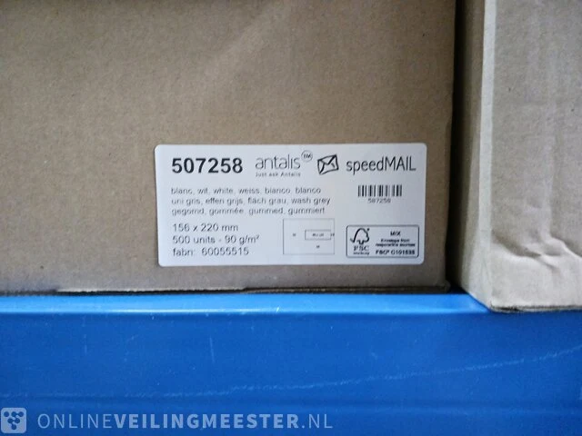 Partij divers papier, enveloppen, dozen etc. - afbeelding 72 van  74