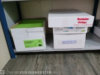 Partij divers papier, enveloppen, dozen etc. - afbeelding 74 van  74