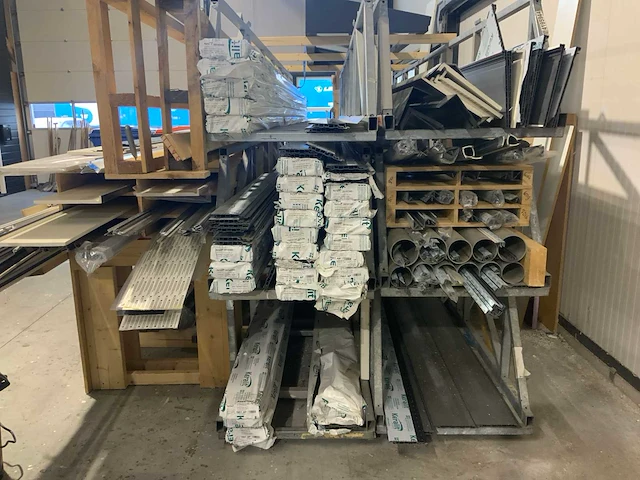 Partij divers plaat- en dakmateriaal o.a. keralit sponningdelen 6 meter. - afbeelding 10 van  30