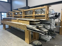 Partij divers plaat- en dakmateriaal o.a. keralit sponningdelen 6 meter.