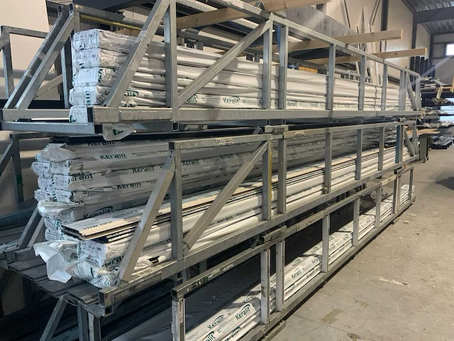 Partij divers plaat- en dakmateriaal o.a. keralit sponningdelen 6 meter. - afbeelding 24 van  30
