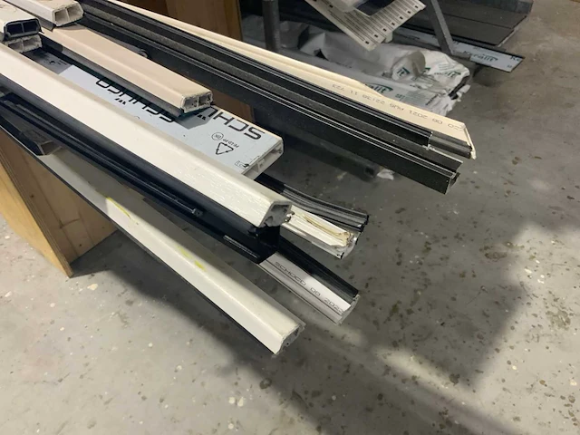 Partij divers plaat- en dakmateriaal o.a. keralit sponningdelen 6 meter. - afbeelding 26 van  30