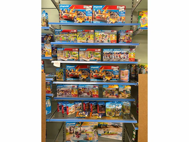 Partij divers playmobil (circa 34 stuks) - afbeelding 1 van  12