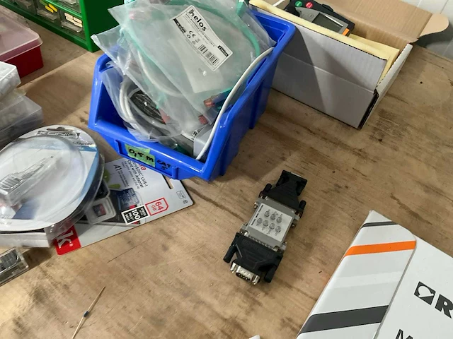 Partij divers schakelmateriaal - afbeelding 8 van  10