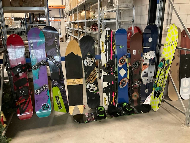 Partij divers snowboards (11x) - afbeelding 1 van  5