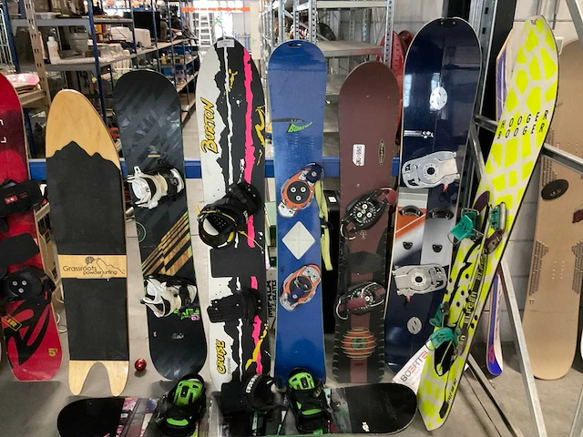 Partij divers snowboards (11x) - afbeelding 4 van  5