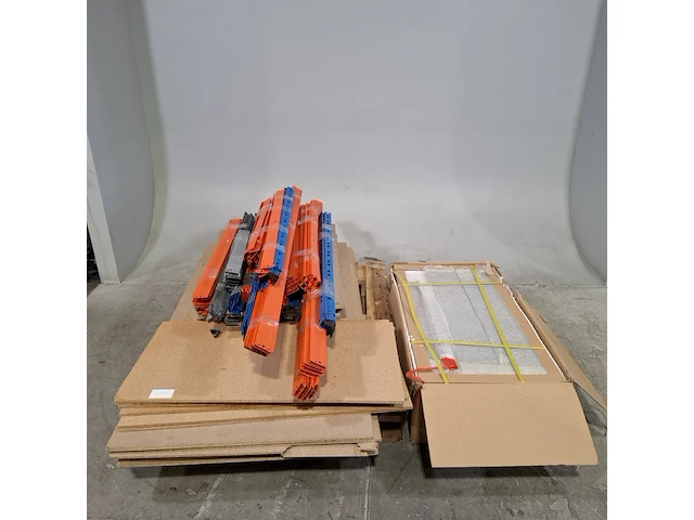 Partij divers stellingmateriaal - afbeelding 1 van  13
