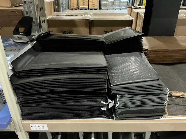 Partij divers tassen/verzendzakken/dozen - afbeelding 4 van  4