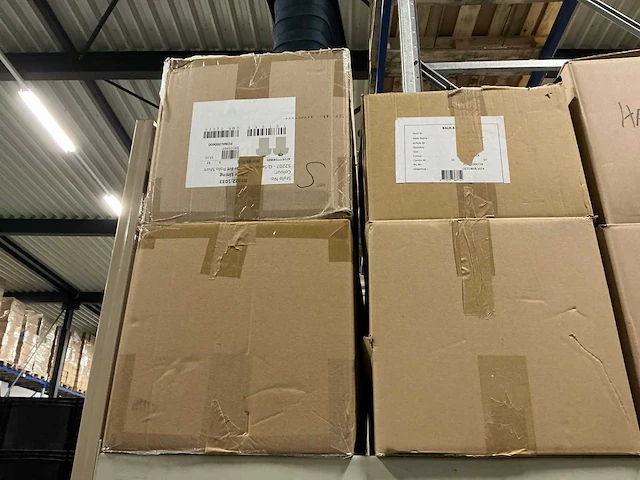 Partij divers verpakkingsmateriaal/kledinghangers - afbeelding 6 van  12