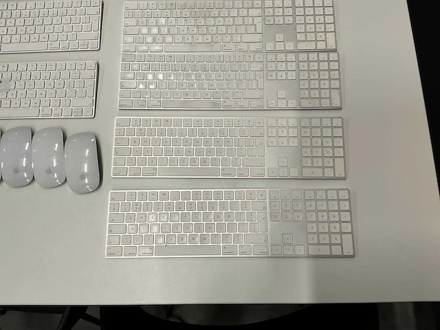 Partij diverse apple toetsenborden/muizen/balr laptoptassen (27x) - afbeelding 5 van  5