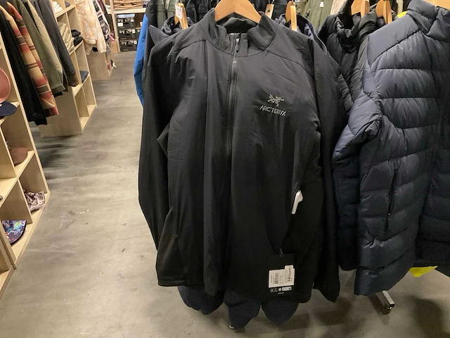 Partij diverse arc’teryx jassen (112x) - afbeelding 8 van  15