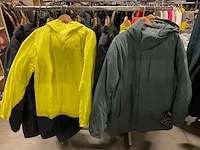 Partij diverse arc’teryx jassen (112x) - afbeelding 12 van  15