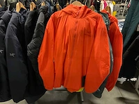 Partij diverse arc’teryx jassen (112x) - afbeelding 13 van  15