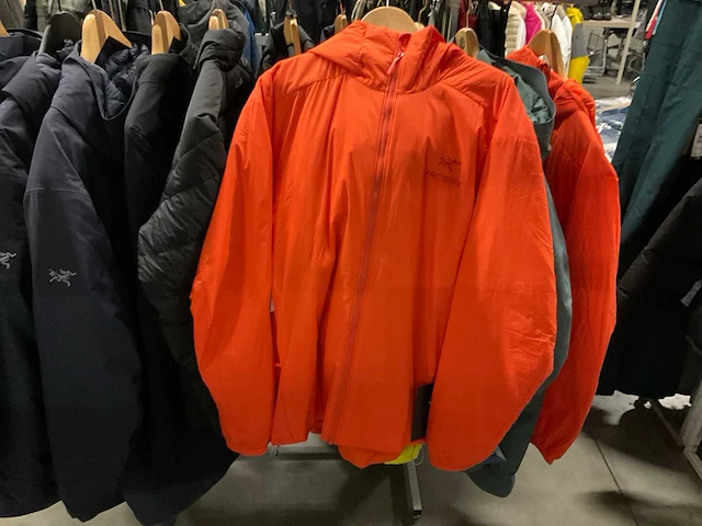 Partij diverse arc’teryx jassen (11x) - afbeelding 13 van  15