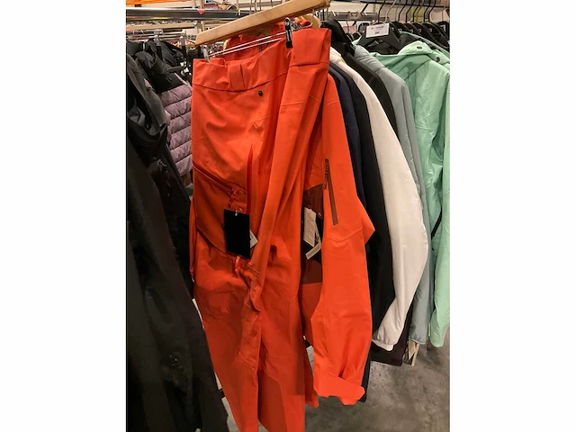 Partij diverse arc’teryx jassen (12x) - afbeelding 11 van  15