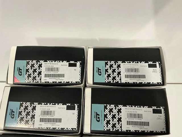 Partij diverse assos mille/uma gt shorts (9x) - afbeelding 2 van  4