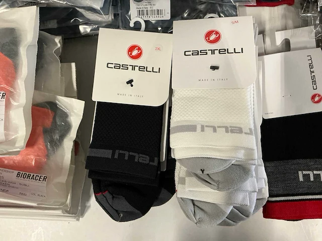 Partij diverse assos/castelli/gripgrab/sport2x/bioracer/sealskinz sokken (130x) - afbeelding 5 van  26