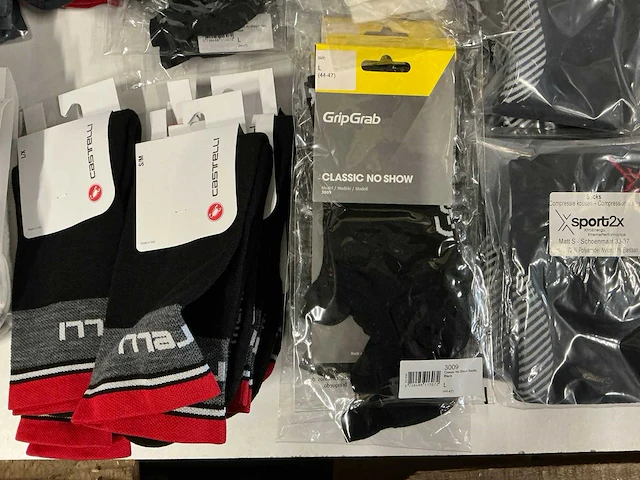 Partij diverse assos/castelli/gripgrab/sport2x/bioracer/sealskinz sokken (130x) - afbeelding 13 van  26