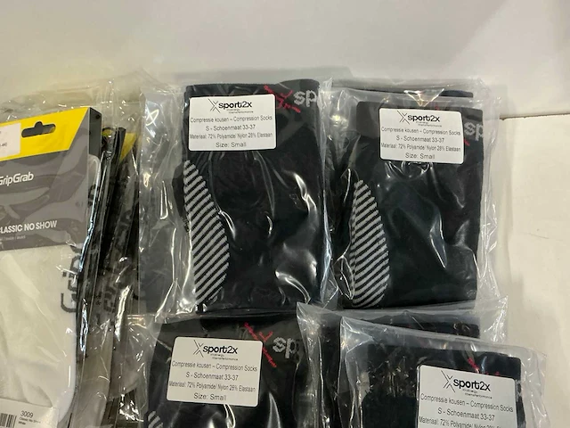 Partij diverse assos/castelli/gripgrab/sport2x/bioracer/sealskinz sokken (130x) - afbeelding 18 van  26