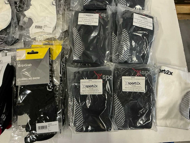 Partij diverse assos/castelli/gripgrab/sport2x/bioracer/sealskinz sokken (130x) - afbeelding 19 van  26