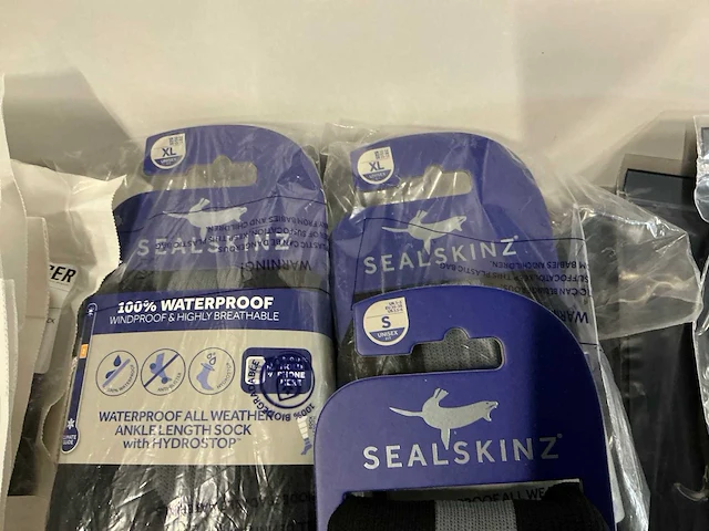 Partij diverse assos/castelli/gripgrab/sport2x/bioracer/sealskinz sokken (130x) - afbeelding 24 van  26
