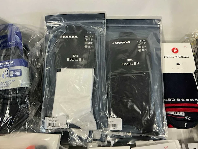 Partij diverse assos/castelli/gripgrab/sport2x/bioracer/sealskinz sokken (130x) - afbeelding 25 van  26