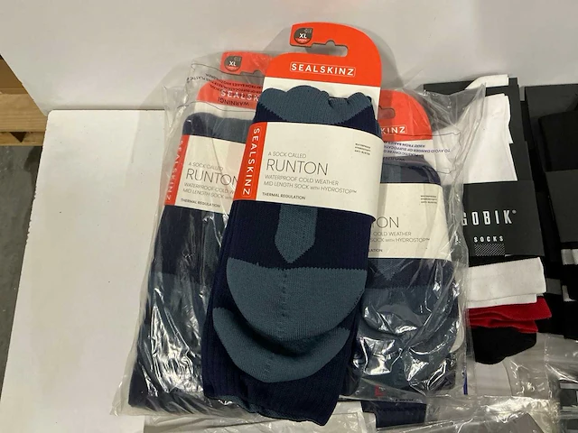 Partij diverse assos/sealskinz/gripgrab/bioracer sokken/handschoenen etc (50x) - afbeelding 5 van  12