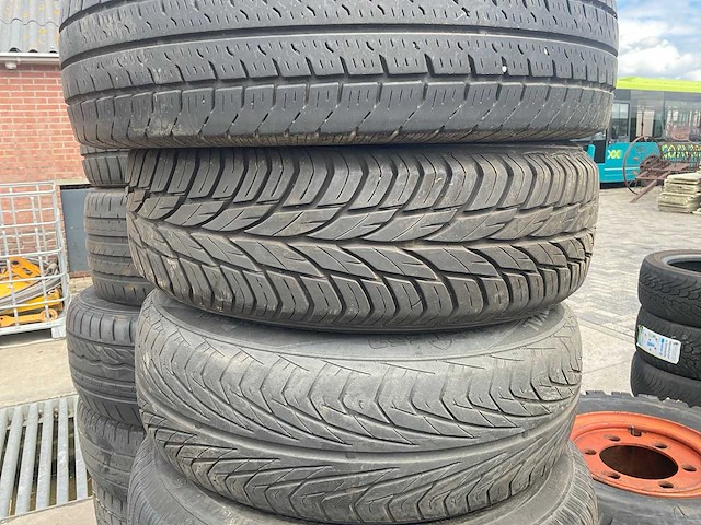 Partij diverse autobanden (9x) - afbeelding 8 van  11