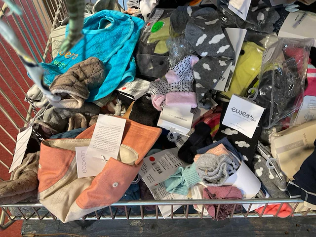 Partij diverse baby sokken/mutsen/overige (1250x) - afbeelding 7 van  8