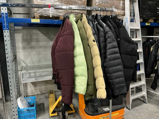 Partij diverse balr jassen (12x) - afbeelding 1 van  15