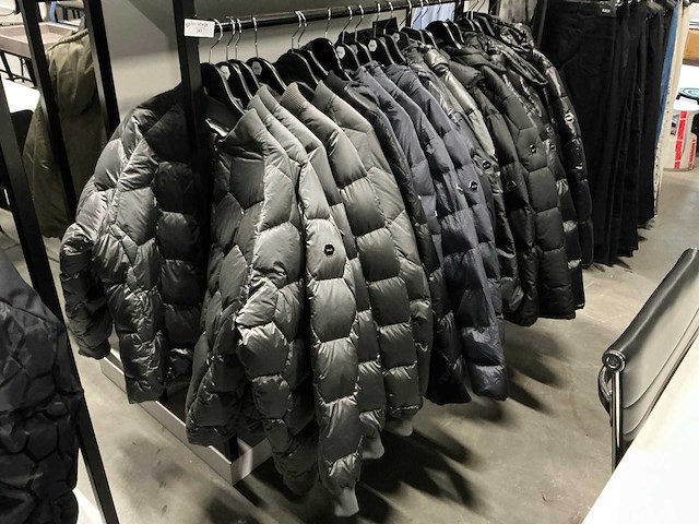 Partij diverse balr jassen (20x) - afbeelding 1 van  16