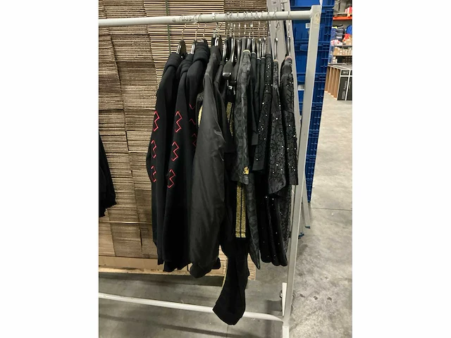 Partij diverse balr kleding - afbeelding 9 van  16
