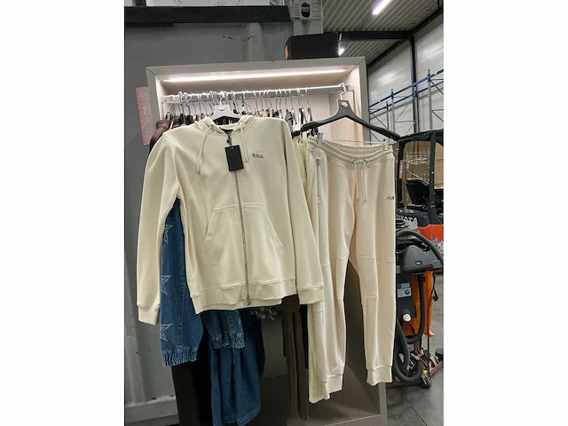 Partij diverse balr kledingsets (17x) - afbeelding 2 van  36