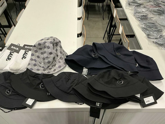 Partij diverse balr mutsen/sokken/sjaals (38x) - afbeelding 9 van  12