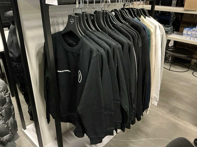 Partij diverse balr sweaters (32x) - afbeelding 1 van  22