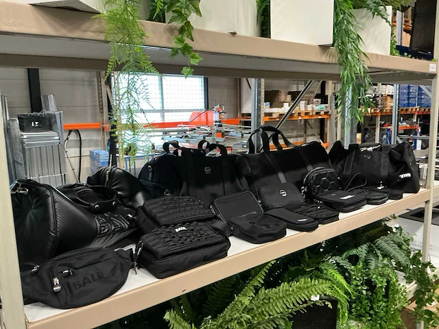 Partij diverse balr tassen (16x) - afbeelding 1 van  5