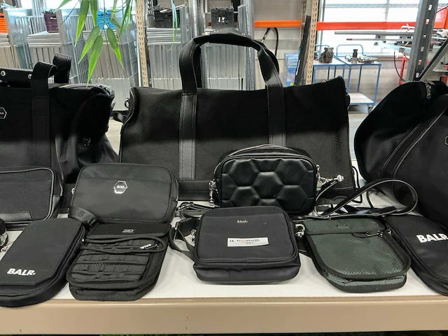 Partij diverse balr tassen (16x) - afbeelding 4 van  5