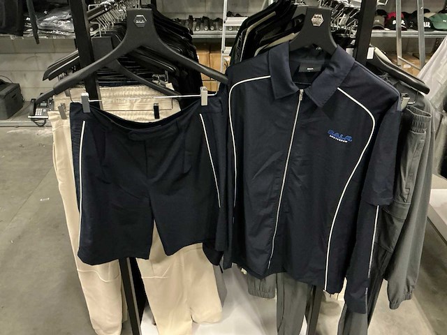 Partij diverse balr trainingspakken (22x) - afbeelding 3 van  44