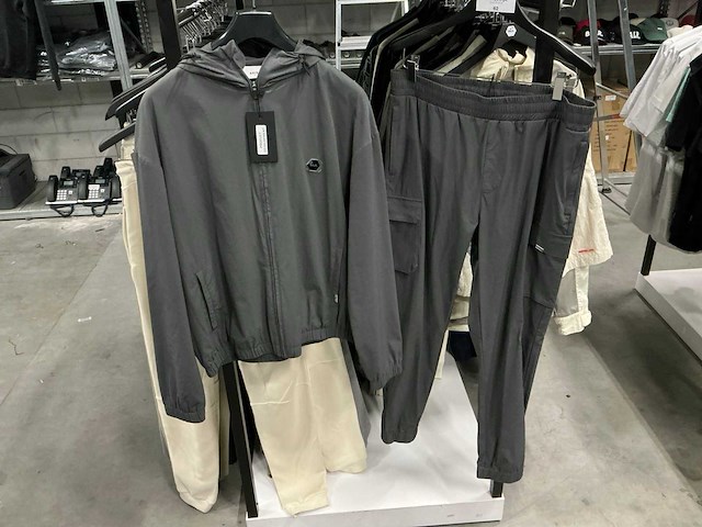 Partij diverse balr trainingspakken (22x) - afbeelding 23 van  44