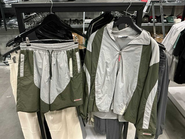 Partij diverse balr trainingspakken (22x) - afbeelding 41 van  44