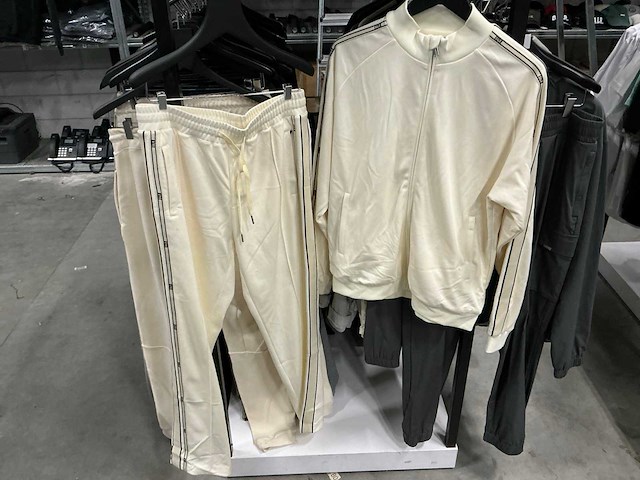 Partij diverse balr trainingspakken (22x) - afbeelding 44 van  44