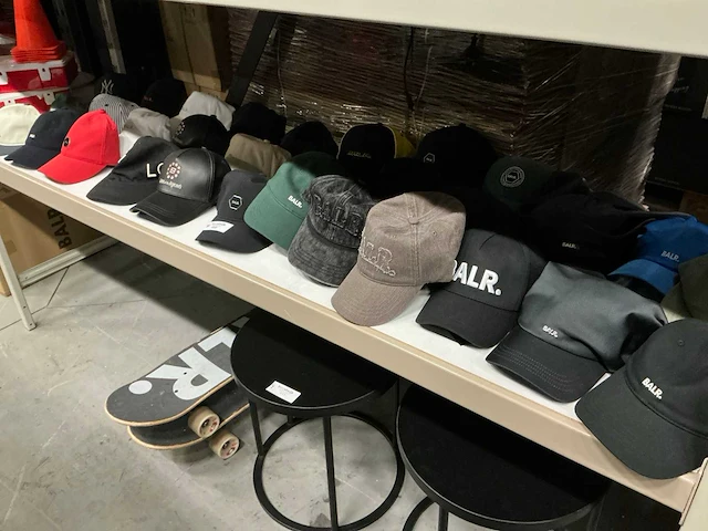 Partij diverse balr/overige petten (31x) - afbeelding 1 van  9