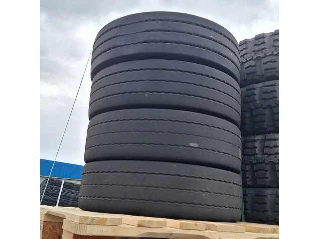 Partij diverse banden, o.a. continental en michelin, o.a. xzl, lm90 - afbeelding 16 van  16