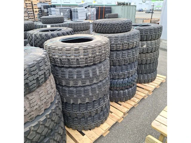 Partij diverse banden, o.a michelin, continental, o.a xzl, lm90 - afbeelding 5 van  13