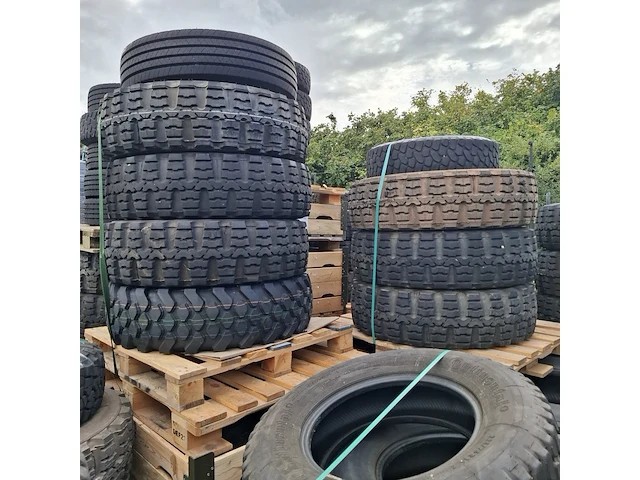 Partij diverse banden, o.a michelin, continental - afbeelding 10 van  12