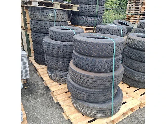 Partij diverse banden, o.a michelin, continental - afbeelding 6 van  12
