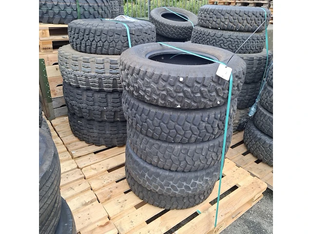 Partij diverse banden, o.a michelin, continental - afbeelding 7 van  12